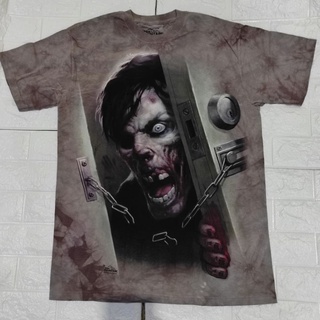 เสื้อยืด The mountain ลิขสิทธิ์แท้ ลายผี Zombie at the door.