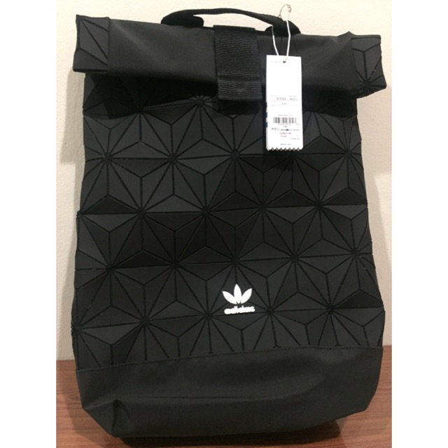 Adidas backpack japan 3d ใหม่ แท้แน่นอนค่า ราคาต่อรองได้นะคะ