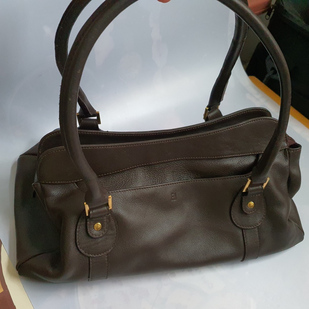 กระเป๋า Flynow กระเป๋าหนัง⚠️สินค้ามือสอง⚠️รบกวนอ่านก่อนนะคะ🙏🙏