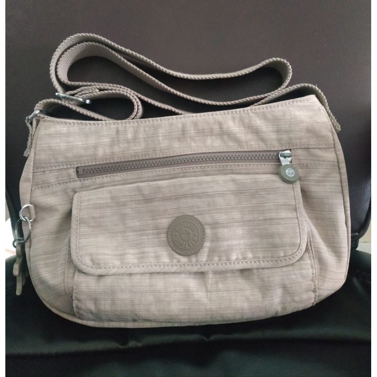 กระเป๋าkipling สะพายข้าง ของแท้100%