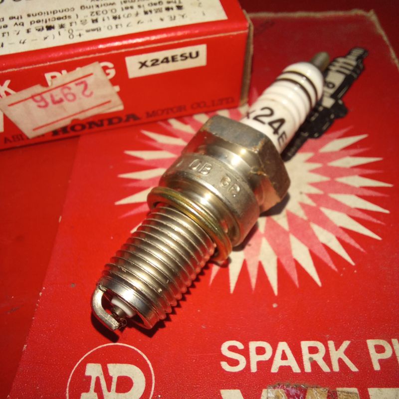 หัวเทียน ND Spark Plugs Wide X24ESU  by Asian honda รหัสอะไหล่ฮอนด้า 98069-58727 เท่ากับNGK D8EA