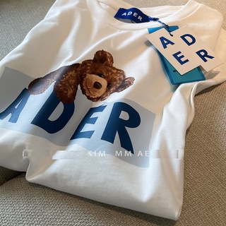 [S-5XL]Ader เสื้อยืดลําลอง ผ้าฝ้าย แขนสั้น คอกลม พิมพ์ลายโลโก้หมีน่ารัก แฟชั่นสําหรับผู้ชาย และผู้หญิง