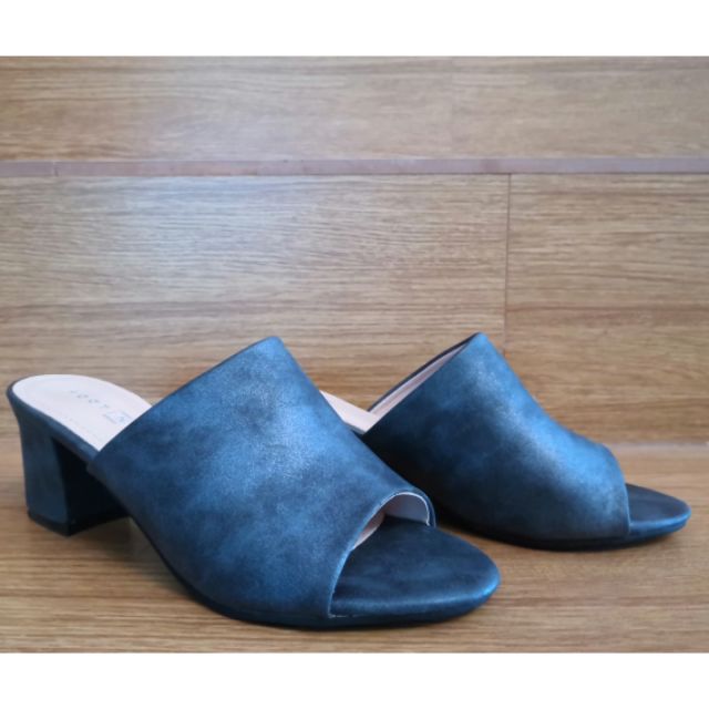 Foot In​ รองเท้าส้นสูงสตรีสูง​ 2.5 นิ้ว​ size​ 3​ (23cm)  สภาพ​ 90%