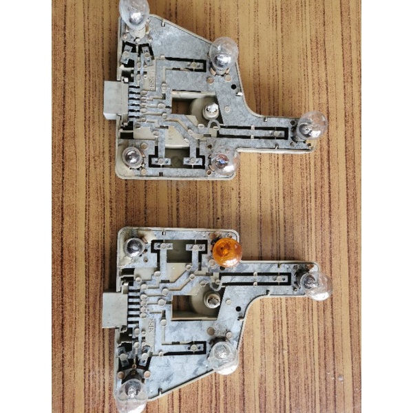 แผงวงจรไฟท้ายของรุ่น w202 c220 *แท้มือสอง*