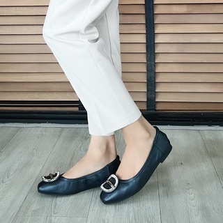 รองเท้าหนังแกะ ICONIQ รุ่น Judy Comfy Wide Feet with Crystal in Black