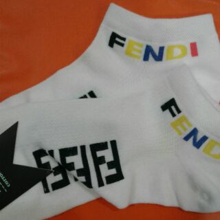 ถุงเท้าฟรีไซส์สไตล์Fendiสีขาวผ้าดีนิ่มมาก