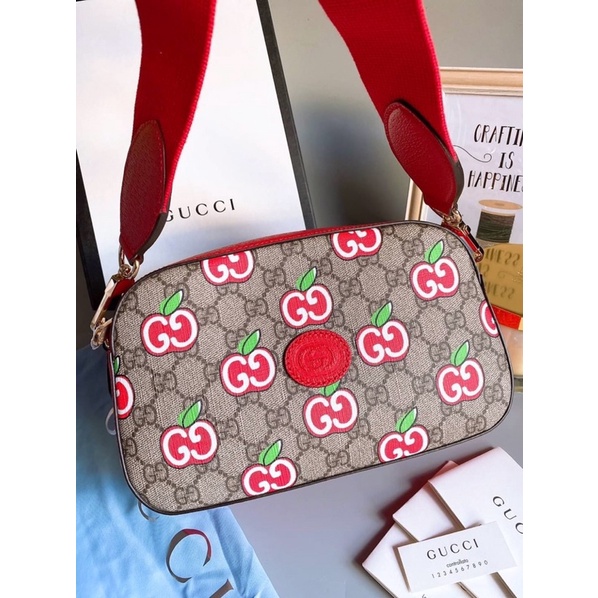 กระเป๋าสะพายข้าง Gucci Red Leather and GG Supreme Apple Motif Camera Bag แท้ 100%