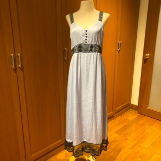 Misty Mynx New maxi dress size S with tag ชุดราตรี ชุดไปงาน ปักเลื่อมและลูกไม้ คุ้มมาก! เลอค่า!