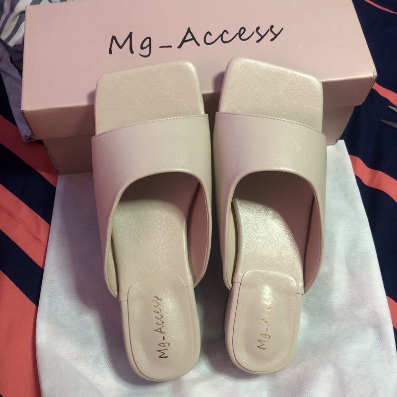 รองเท้า mg-access สีครีม size 38 (มือ1)