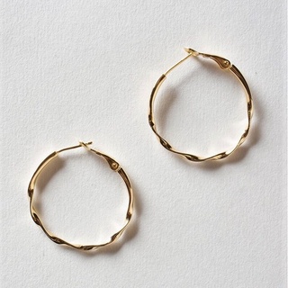 𝐴𝑆𝐻𝐼𝑅𝐴 (18k gold plated) ต่างหูห่วงใหญ่  Twisted thin hoop earrings Hoop earrings