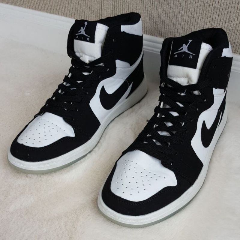 รองเท้ามือสอง Nike Air Jordan 1 (Size 41 / 25.5 Cm.)