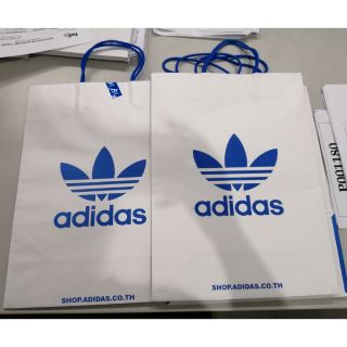 ถุงกระดาษ adidas ของแท้จากช๊อป