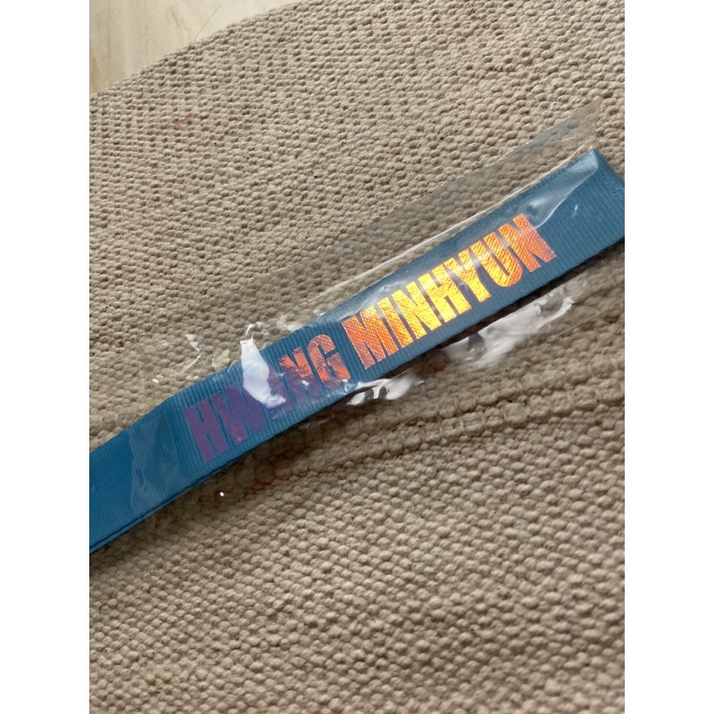 สาย Hwang Minhyun***