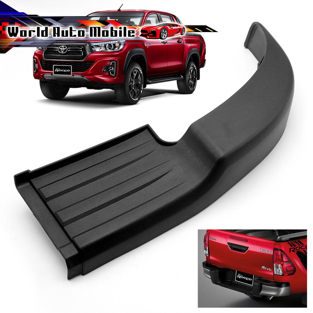 พลาสติกยึดกันชนหลัง สีดำ ข้างขวา Toyota  Hilux Sr5 Revo Rocco 4x2 4x4 ปี 2015 - 2019