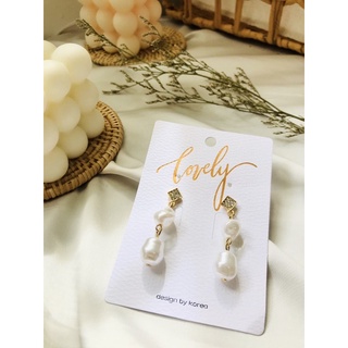 White pearl earrings ต่างหูจี้มุกสีขาว