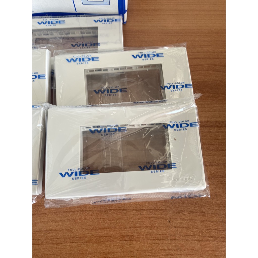 หน้ากาก3ช่อง WEG6803WK พานาโซนิค