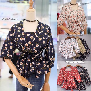 เสื้อผ้าแฟชั่นผู้หญิงพร้อมส่ง Chicha เสื้อลายดอกเดซี่ลายน่ารักๆ สวยๆ ทรงน่ารักจั้มเอวผูกโบว์ ผ้าใส่สบายรับลมร้อนค่า