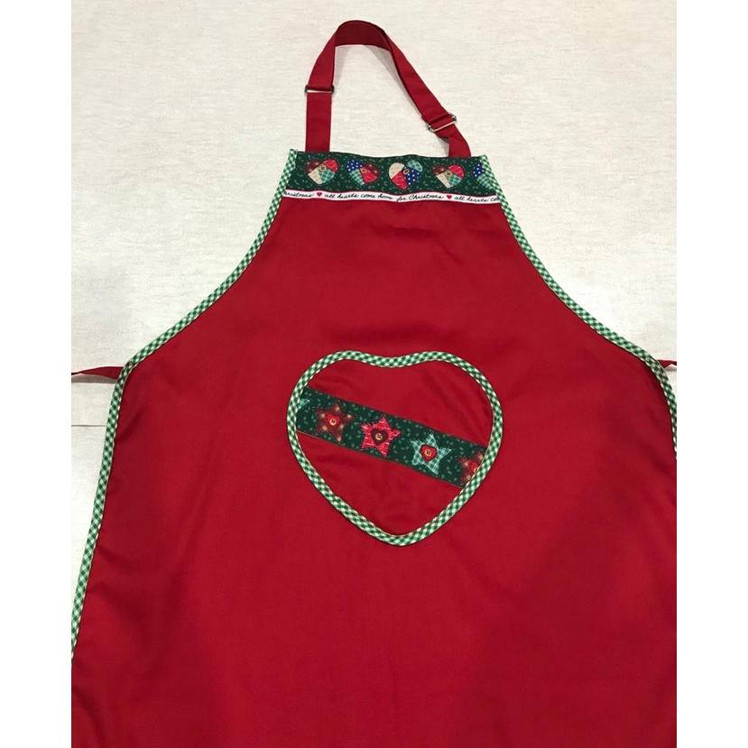 MERAH ADULT APRON CHRISTMAS MOTIF HAND MADE RED HEART ขนาด 59x73 ซม. (PxH)
