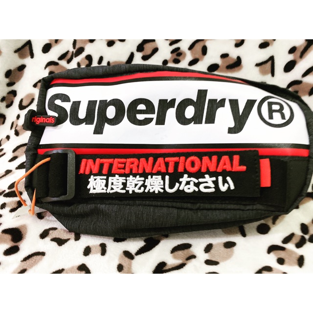 [Superdry สินค้าแท้] กระเป๋าคาดอก กระเป๋าคาดเอว superdry bum bag