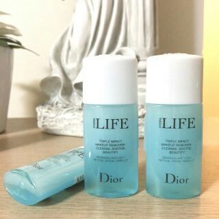 เมคอัพรีมูฟเวอร์แบบ 3-in-1Dior Hydra Life Triple Impact Makeup Remover