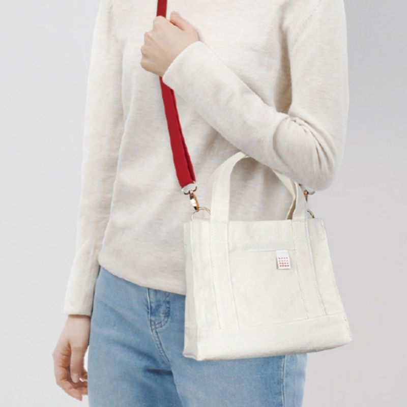 [Daiso ] กระเป ๋ าสะพายข ้ างผู ้ หญิง Mini Bag Daiso Korea Official