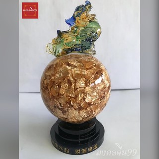 ลูกแก้วคริสตัส ปี่เซียะ บรรจุทองคำเปลว หมุนได้ สูง 8 นิ้ว ฐานไม้