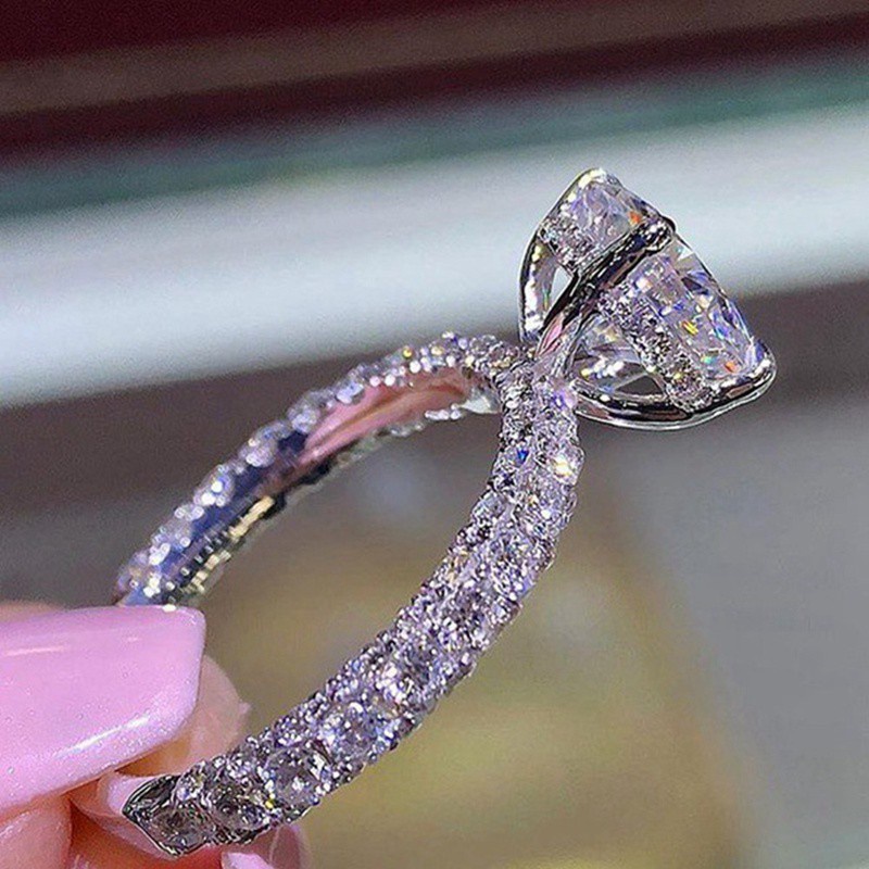 สุภาพสตรีแฟชั่นแหวนทองคำขาวเรียบง่ายแหวนหมั้นเพชรไพลินสีขาวธรรมชาติ