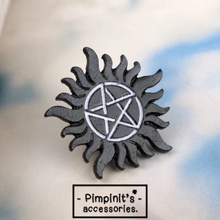 🇹🇭 พร้อมส่ง : เข็มกลัดลายวงแหวนสีดำสัญลักษณ์ดาวห้าแฉก | Black Supernatural Pentagram Enamel Brooch Pin.