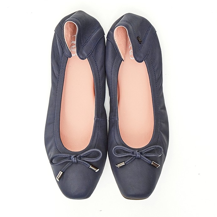 O&B รองเท้าหนังแท้ รุ่น Audrey comfy in Midnight blue (New Edition)