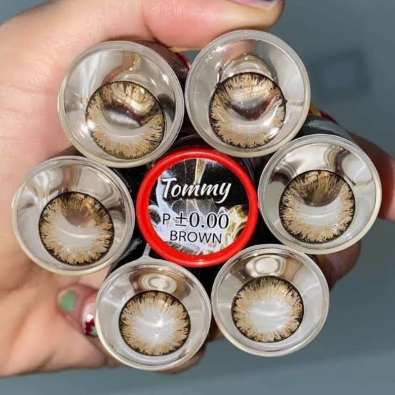 คอนแทคเลนส์ บิ๊กอาย ฝาแดง รุ่น Tommy / Omg สีเทา/ตาล Gray/Brown สายตาปกติ (0.00) - รูปที่ 2