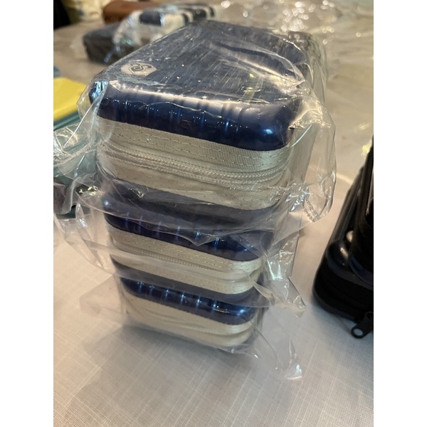 Rimowa Thai airways amenity kit