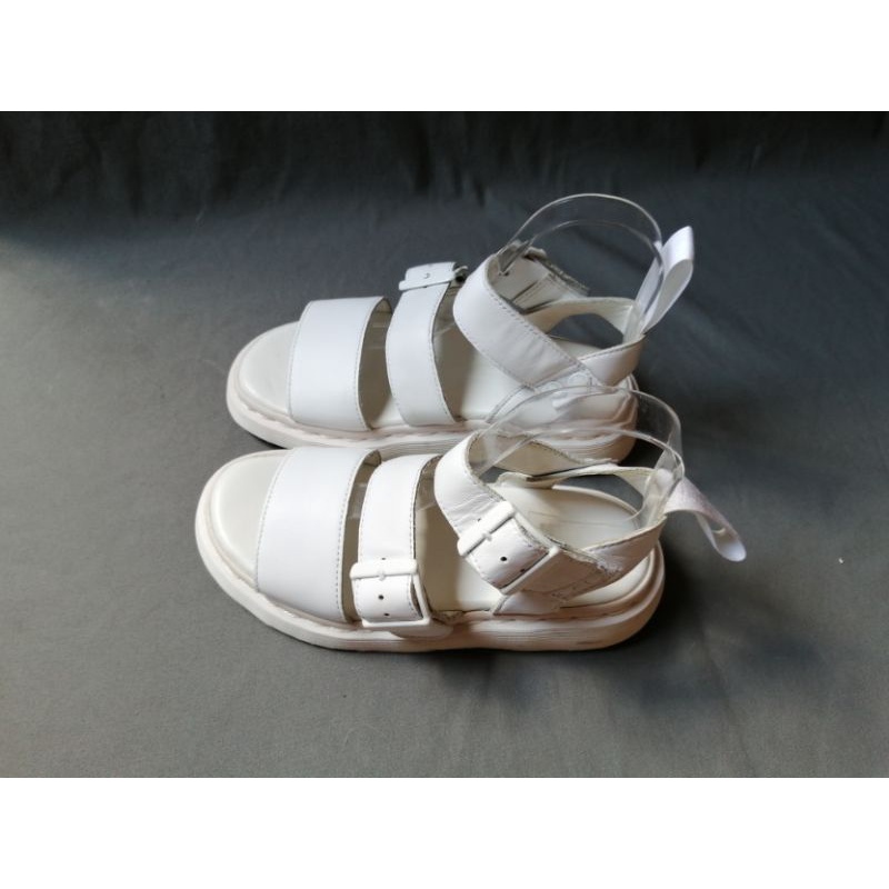 dr.martens gryphon sandals รองเท้าหนังรัดส้น