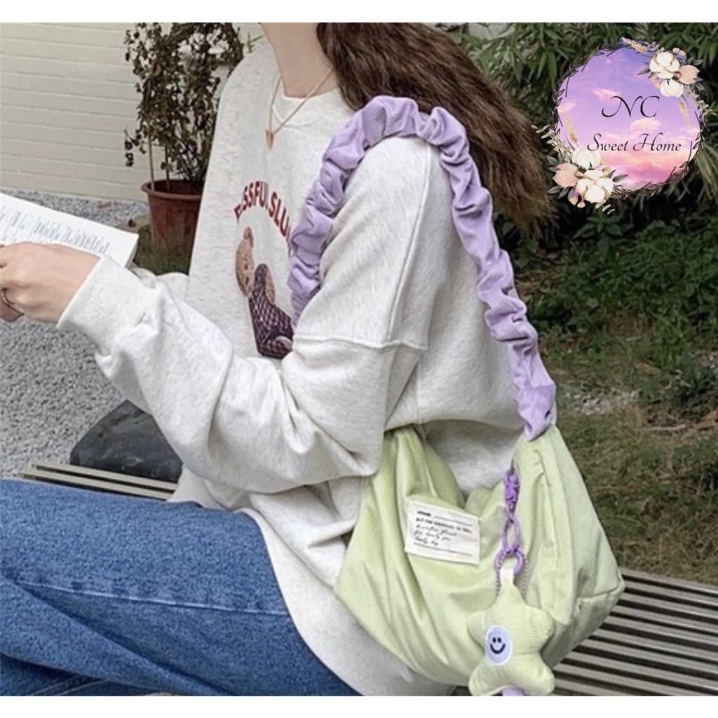 New!!  พร้อมส่ง   กระเป๋าผ้าสะพายไหล่ ลูกฟูกคล้องแขน สไตล์เกาหลีเก๋ๆชิคๆ