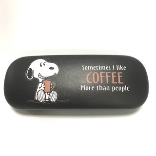SNOOPY B  กล่องแว่น กล่องแว่นตา GLASSES CASE ลาย SNOOPY  B สนูปปี้   น่ารัก ตลับแว่น ผลิตจากวัสดุอย่างดี  BY 8118 SHOP