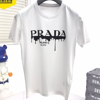 เสื้อยืดแขนสั้น ผ้าฝ้าย ระบายอากาศได้ดี พิมพ์ลายตัวอักษร Prada 22S แฟชั่นฤดูร้อน สไตล์ยุโรป และอเมริกา สําหรับผู้ชาย และ