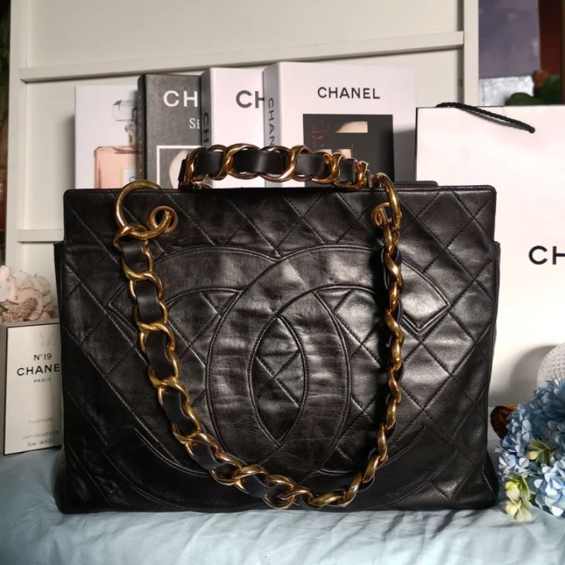 Chanel​ ght​ vintage​ bag​ black​ lambskin