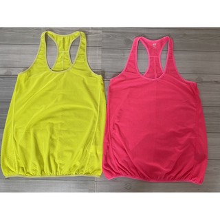 H&amp;M Sport เสื้อกล้ามออกกำลังกายผู้หญิง มือสองสวย 2 ตัว 300 บาท