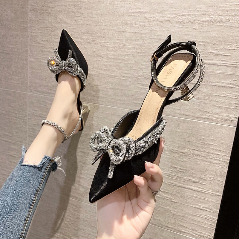 35-42 ขนาดขนาดใหญ ่ โบว ์ กลางส ้ นรองเท ้ าเซ ็ กซี ่ Rhinestone ส ้ นรองเท ้ าแบนสายรัดกริชรองเท ้ าแต ่ งงานรองเท ้ า