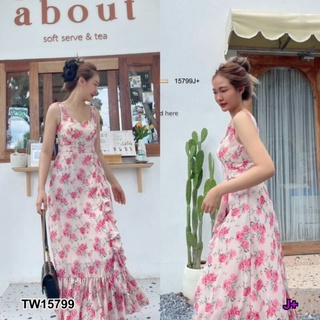 Maxi Dress แมกซี่กระโปรงระบายแหวกด้านหน้า