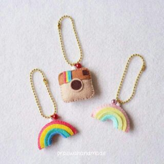 Rainbow brooch/keychain พวงกุญแจสายรุ้ง