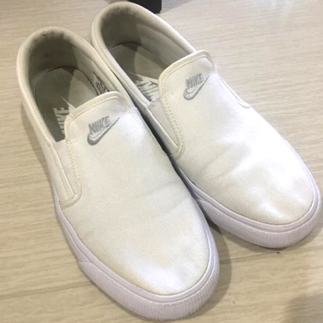 Nike toki slip on !! แท้100%