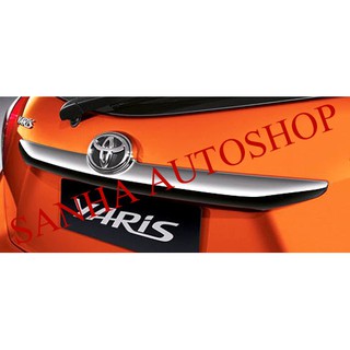 คิ้วฝากระโปรงท้ายโครเมียม Toyota Yaris ปี 2014,2015,2016 รุ่นไม่มีรูกุญแจ