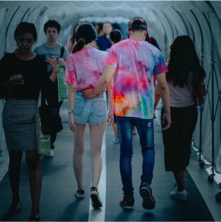 A NEW DAY NO : 049  เสื้อลาย HU HOLI สกรีนเต็มตัวด้านหน้า  ใส่ได้ทั้ง หญิง และ ชาย