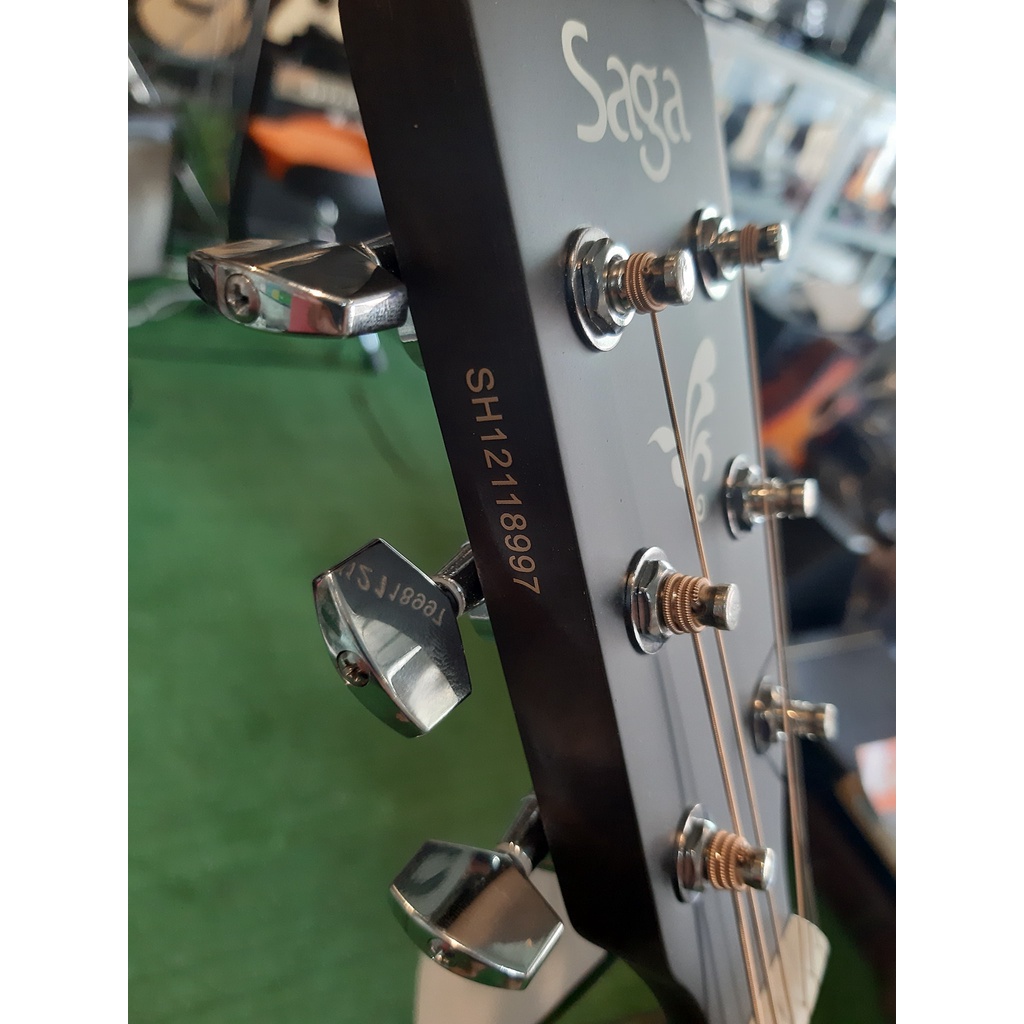 กีต้าร์โปร่ง SAGA SF600CE