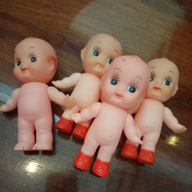 ตุ๊กตา​ มาสค็อต​ เด็กคิวพี Kewpie​ มีปั้มเท้า ยางบีบจากญี่ปุ่​น