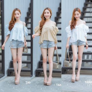 🏷ป้าย Tanintra 🏝🏝เสื้อสายเดี่ยวเปิดไหล่ แขนพองปั๊วะปังสุดๆ ใส่ออกมาแล้วน่ารักมากๆเลยค่ะ🏝🏝