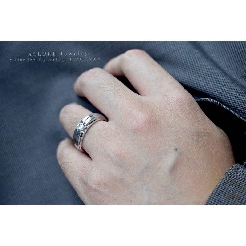 แหวนเงินแท้ 925 ชุบเคลือบทองคำขาว [ รุ่น 𝐀𝐥𝐥𝐮𝐫𝐞 𝐏𝐎𝐒𝐇 ] - Allure Jewelry แหวนผู้ชาย - รูปที่ 4