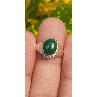 แหวนหยก 翡翠戒指 (Jadeite ring) 1.26 กะรัต (Cts.) ดิบ ไม่ผ่านการปรับปรุง (Type A) พม่า (Myanmar)