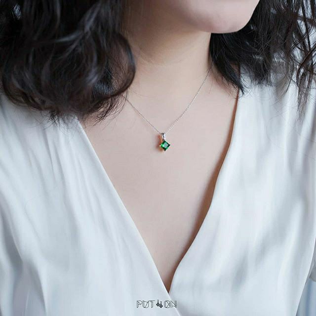 Emerald green diamond necklace