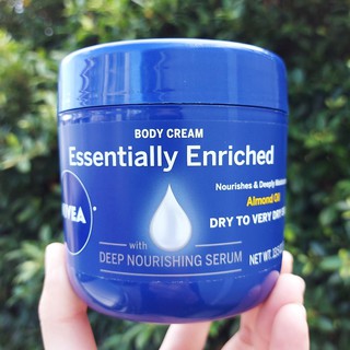 นีเวีย ครีมบำรุงผิว เข้มข้น สำหรับผิวแห้ง-แห้งมาก Body Cream Essentially Enriched 382g (Nivea®)